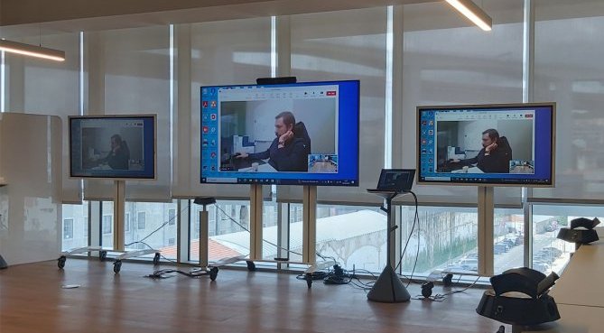 Ernst & Young: Soluções de Videoconferência e Ambientes Imersivos de Alta Performance